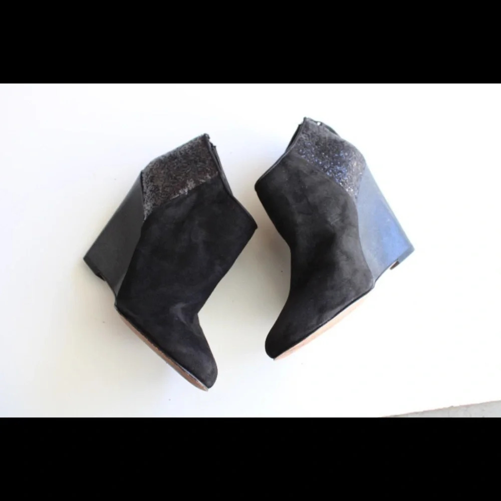Plenty by Tracy Reese wedge booties